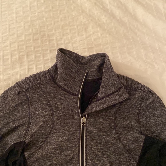 Lululemon pullover - Picture 5 of 5